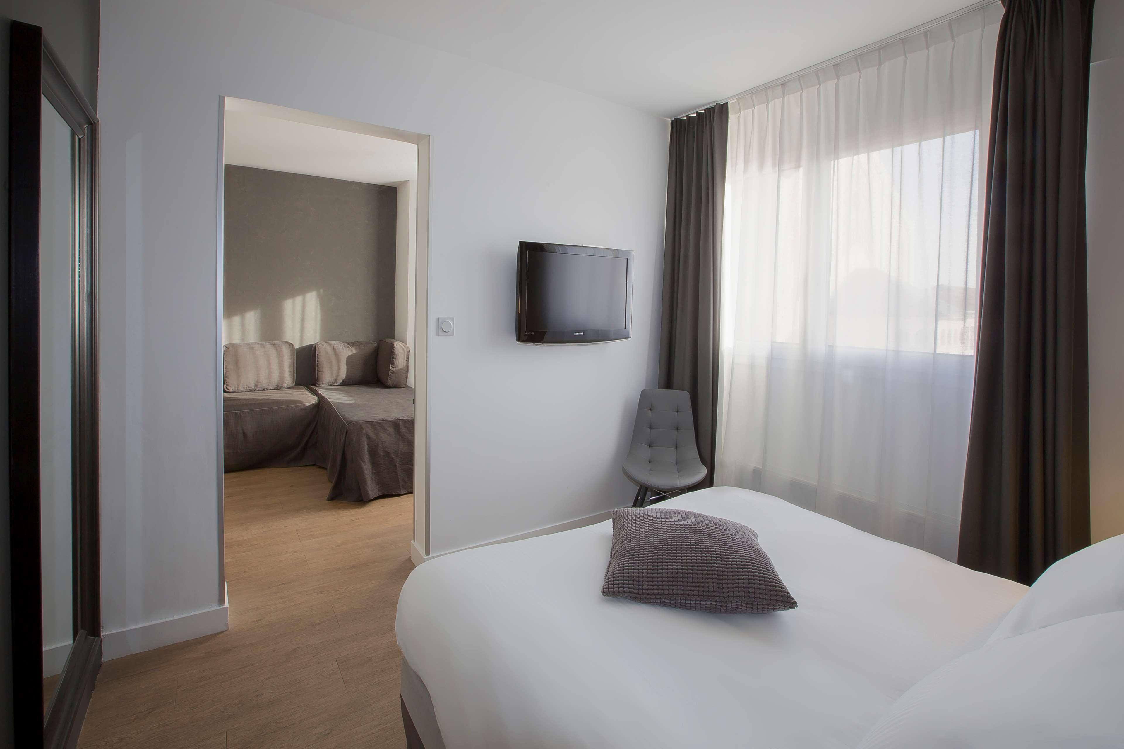 Littéraire Alexandre Vialatte, Bw Signature Collection Hotel