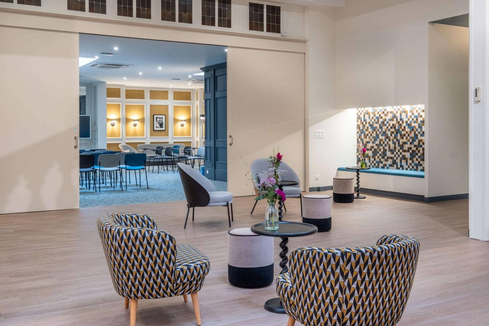 Littéraire Alexandre Vialatte, Bw Signature Collection Hotel